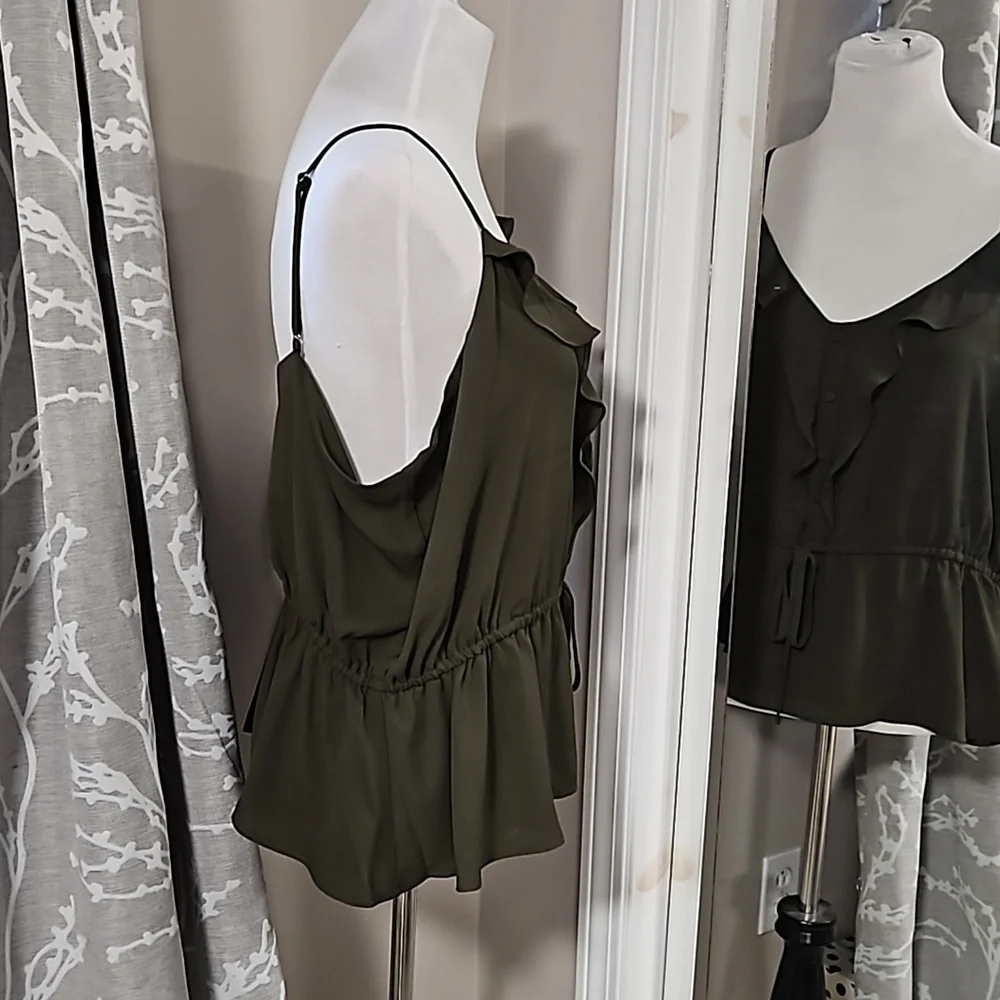 Express Ruffle Button-Up Peplum Cami - Picture 2 of 7